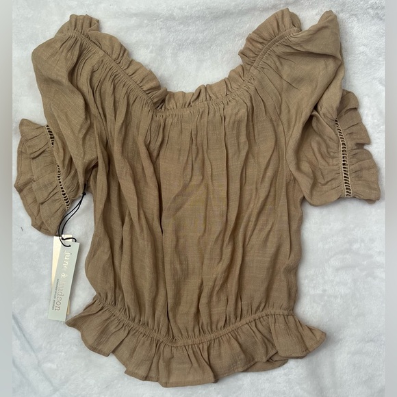 New Women’s June & Hudson Short Sleeved Off Shoulder Top in Tan/Gold Size Small - Picture 2 of 4